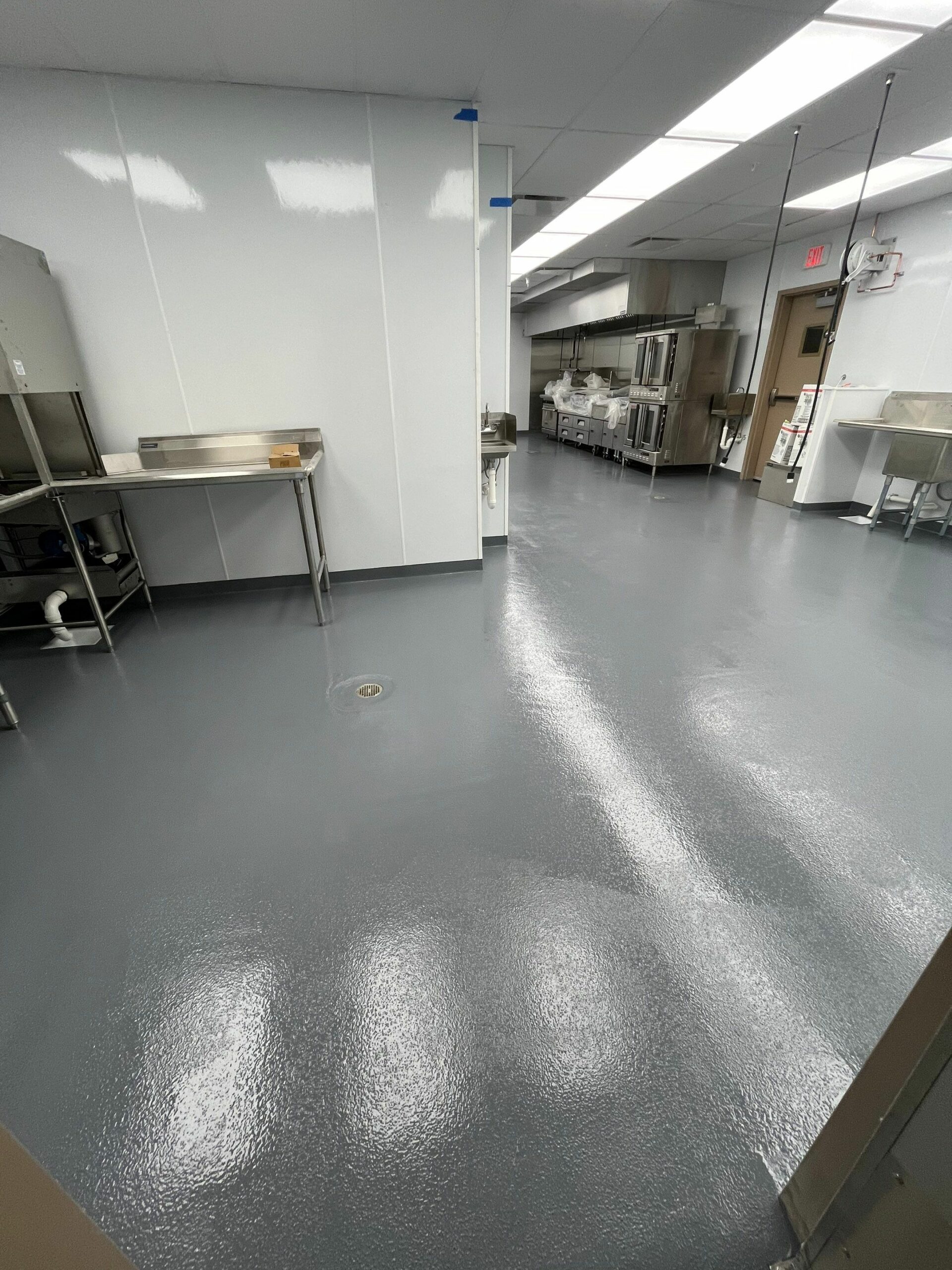 Choosing the Right Flooring for Commercial Kitchens: Epoxy vs. Cementitious Urethane Mortar